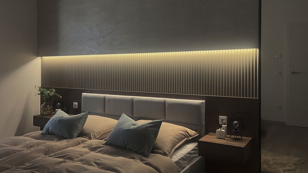 Malý byt s velkými nápady má předsíň, která se umí proměnit v pokoj pro hosta